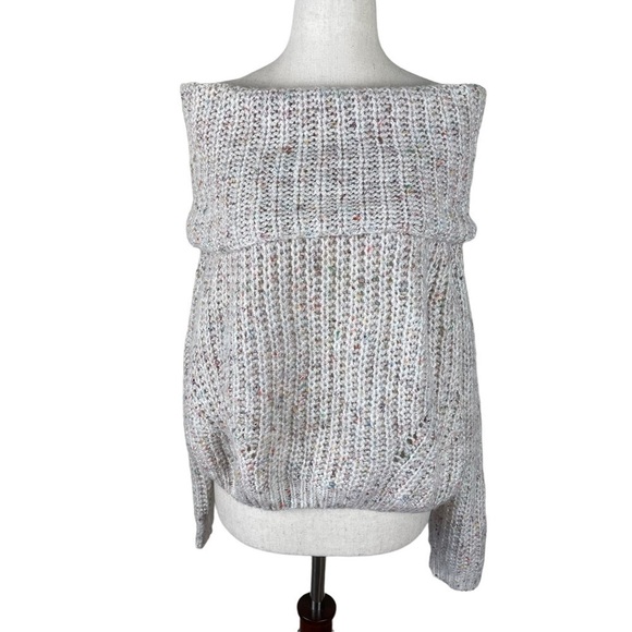 Moon & Madison Cropped Sweater - Picture 2 of 7